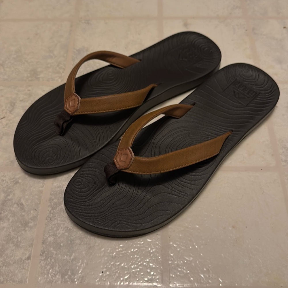 Women’s Reef Zen Love Flip Flop, sz 8, Brown